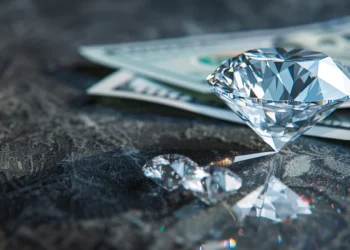 Carat Isn’t King: The Diamond Grading Factors New York Buyers Actually Weigh First